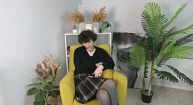 Snapshot of PhebeCharron chatting on 22, 10, 2025 PhebeCharron online show from 22, 10, 2025