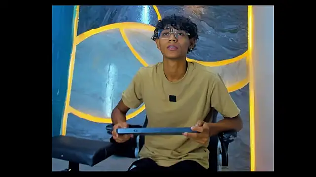 Snapshot of Sex_Boy_33_ chatting on 24, 10, 2025 Sex Boy 33 online show from 24, 10, 2025