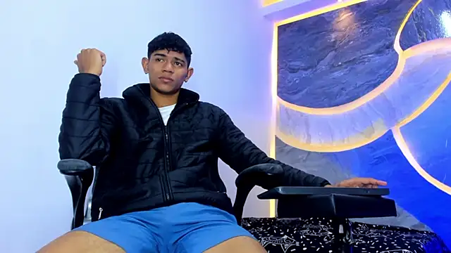 Snapshot of Sex_Boy_33_ chatting on 2, 12, 2025 Sex Boy 33 online show from 2, 12, 2025