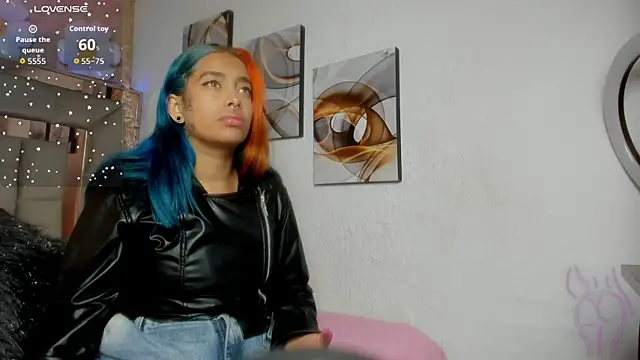 Cristall ravven online show from 10, 11, 2025