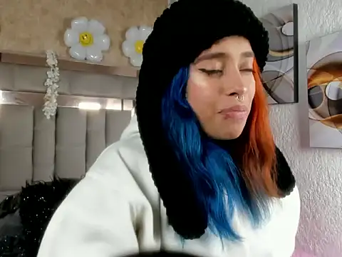 Cristall ravven online show from 7, 1, 2026