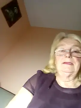 Snapshot of AmyLove353 chatting on 27, 10, 2025 AmyLove353 online show from 27, 10, 2025