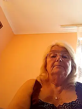 Snapshot of AmyLove353 chatting on 28, 10, 2025 AmyLove353 online show from 28, 10, 2025