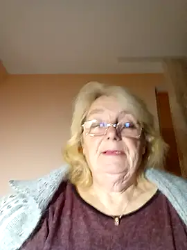 Snapshot of AmyLove353 chatting on 4, 11, 2025 AmyLove353 online show from 4, 11, 2025