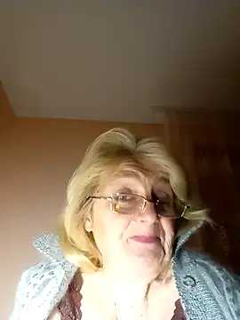 Snapshot of AmyLove353 chatting on 8, 11, 2025 AmyLove353 online show from 8, 11, 2025