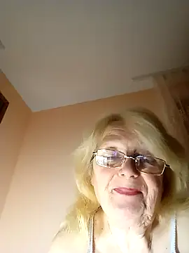 Snapshot of AmyLove353 chatting on 13, 11, 2025 AmyLove353 online show from 13, 11, 2025