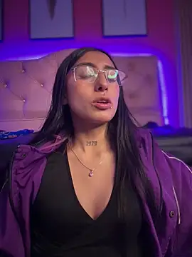 Violeet-Smith online show from 21, 10, 2025