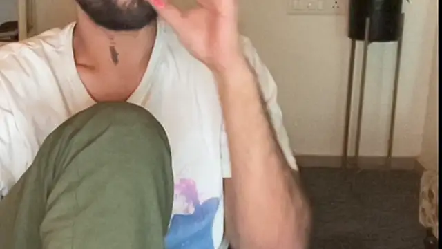 Snapshot of MakeMeAwareAah chatting on 1, 12, 2025 MakeMeAwareAah online show from 1, 12, 2025