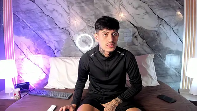 enzorodriguezz online show from 11, 11, 2025