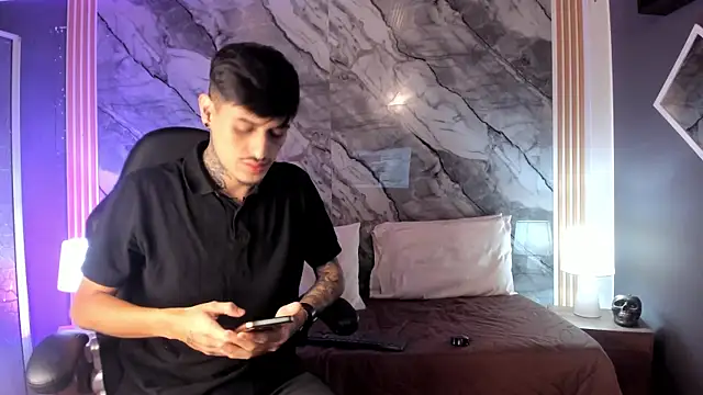 enzorodriguezz online show from 13, 11, 2025