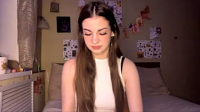 Snapshot of TheRealAnna chatting on 4, 12, 2025 TheRealAnna online show from 4, 12, 2025