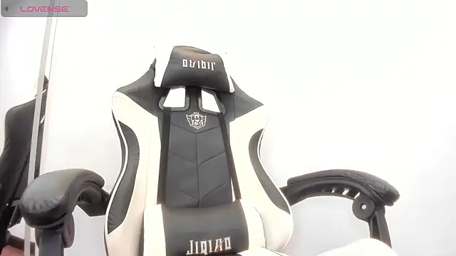 helleennhoot online show from 17, 12, 2025