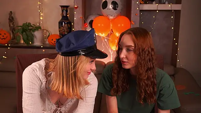 Snapshot of MarisLopaz chatting on 2, 11, 2025 MarisLopaz online show from 2, 11, 2025