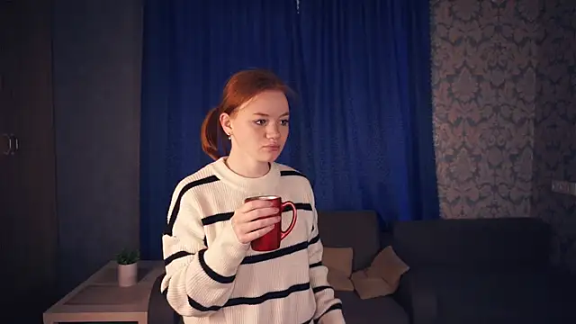 Snapshot of KarlynGow chatting on 9, 11, 2025 KarlynGow online show from 9, 11, 2025