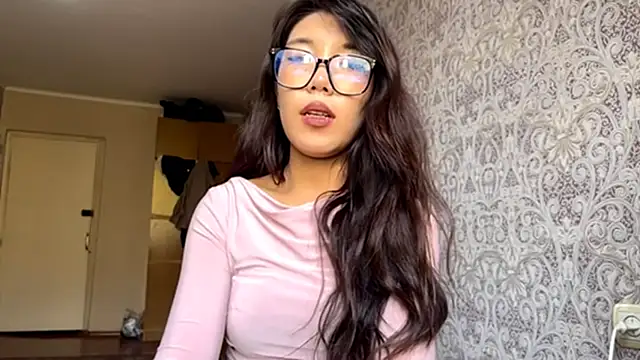 Snapshot of EsterCassius chatting on 24, 10, 2025 EsterCassius online show from 24, 10, 2025