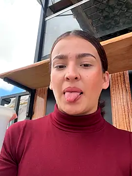 Snapshot of Talia_Bonet chatting on 26, 10, 2025 Talia Bonet online show from 26, 10, 2025