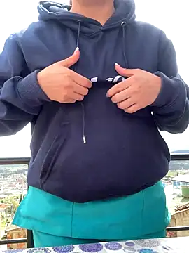 Snapshot of Talia_Bonet chatting on 29, 10, 2025 Talia Bonet online show from 29, 10, 2025