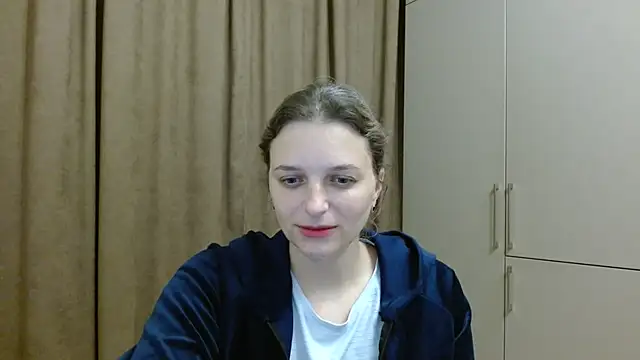 Snapshot of ElisSky301 chatting on 4, 11, 2025 ElisSky301 online show from 4, 11, 2025