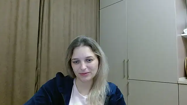 Snapshot of ElisSky301 chatting on 18, 11, 2025 ElisSky301 online show from 18, 11, 2025