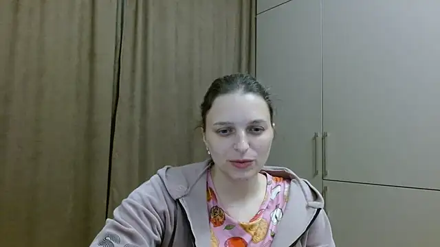 Snapshot of ElisSky301 chatting on 25, 11, 2025 ElisSky301 online show from 25, 11, 2025