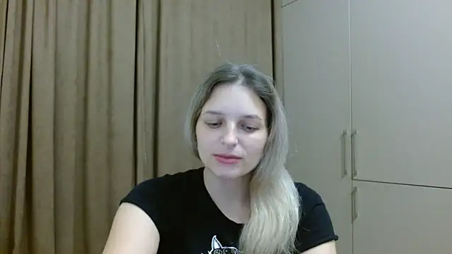 Snapshot of ElisSky301 chatting on 27, 11, 2025 ElisSky301 online show from 27, 11, 2025