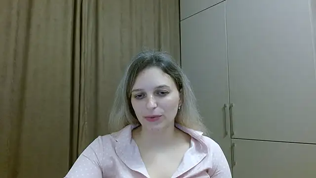 Snapshot of ElisSky301 chatting on 29, 11, 2025 ElisSky301 online show from 29, 11, 2025