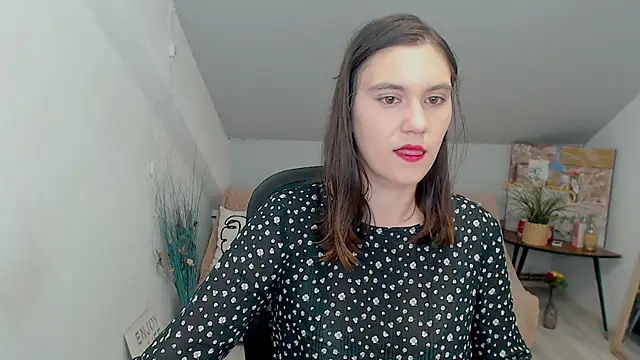 IzzyMonro online show from 23, 10, 2025