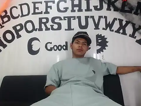 Snapshot of Yordi_Alpha chatting on 31, 10, 2025 Yordi Alpha online show from 31, 10, 2025