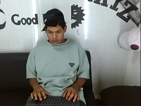 Snapshot of Yordi_Alpha chatting on 1, 11, 2025 Yordi Alpha online show from 1, 11, 2025