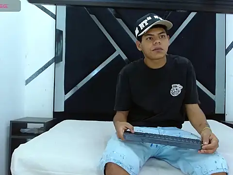 Snapshot of Yordi_Alpha chatting on 5, 11, 2025 Yordi Alpha online show from 5, 11, 2025