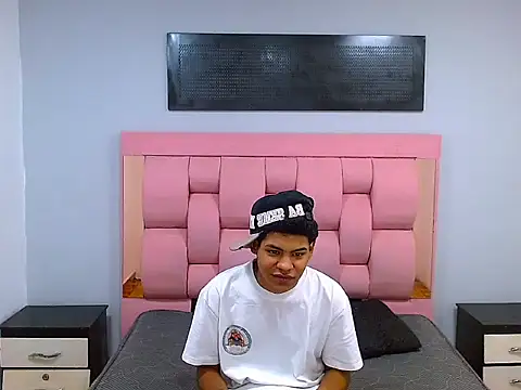 Snapshot of Yordi_Alpha chatting on 16, 12, 2025 Yordi Alpha online show from 16, 12, 2025