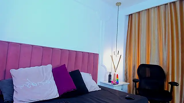 Snapshot of Celina_Kyle1 chatting on 27, 10, 2025 Celina Kyle1 online show from 27, 10, 2025