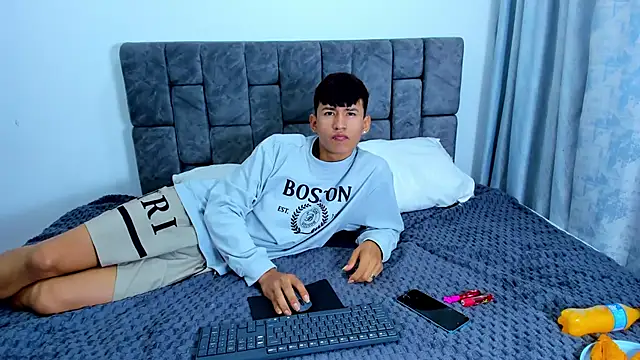 Nicolas Torres  online show from 28, 10, 2025