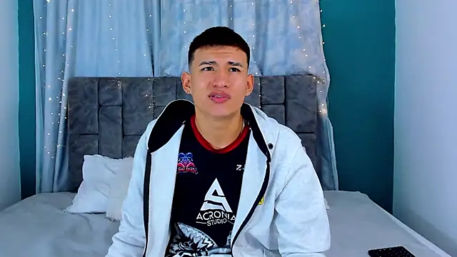 Nicolas Torres  online show from 20, 12, 2025