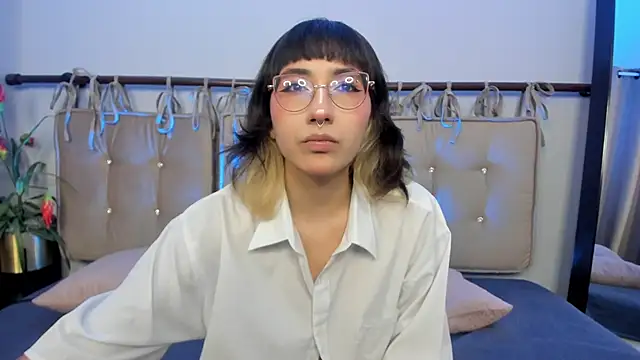 Snapshot of valkyra_catnoir chatting on 3, 11, 2025 valkyra catnoir online show from 3, 11, 2025