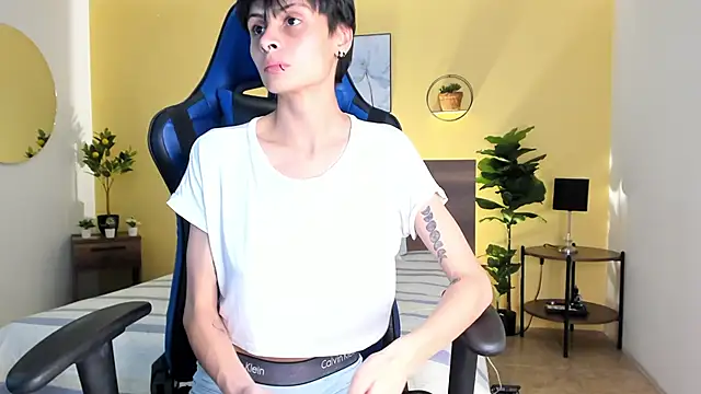 Snapshot of MartinnaGrecco chatting on 25, 10, 2025 MartinnaGrecco online show from 25, 10, 2025