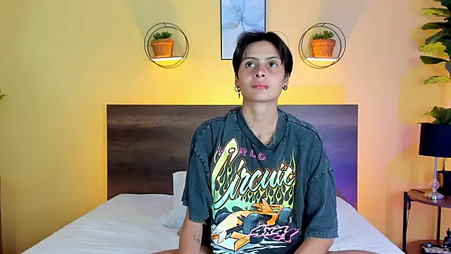 Snapshot of MartinnaGrecco chatting on 13, 11, 2025 MartinnaGrecco online show from 13, 11, 2025