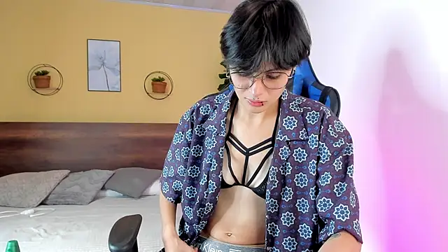 Snapshot of MartinnaGrecco chatting on 20, 11, 2025 MartinnaGrecco online show from 20, 11, 2025