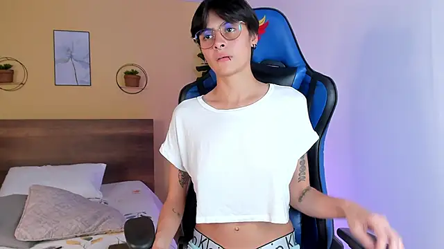 Snapshot of MartinnaGrecco chatting on 21, 11, 2025 MartinnaGrecco online show from 21, 11, 2025