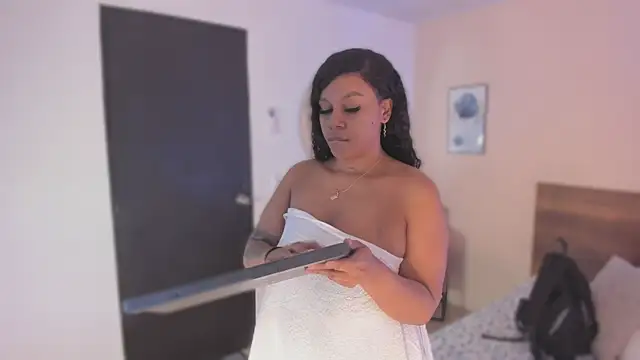 Snapshot of YariRose chatting on 7, 1, 2026 YariRose online show from 7, 1, 2026