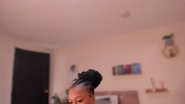 Snapshot of YariRose chatting on 2, 2, 2026 YariRose online show from 2, 2, 2026