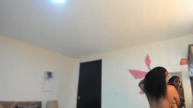 Snapshot of YariRose chatting on 16, 3, 2026 YariRose online show from 16, 3, 2026