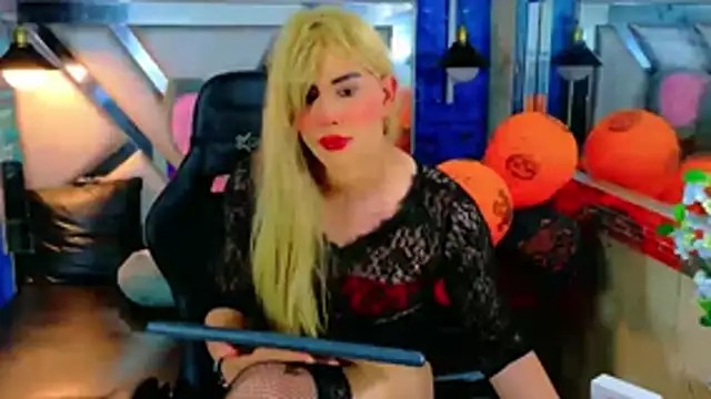 Snapshot of Jennfer_Winson chatting on 25, 10, 2025 Jennfer Winson online show from 25, 10, 2025