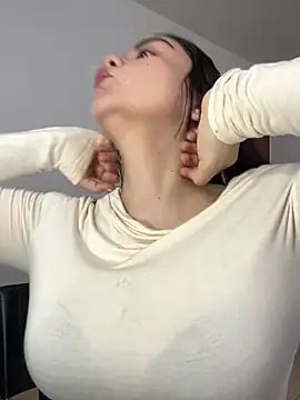 Selena Roa online show from 5, 12, 2025