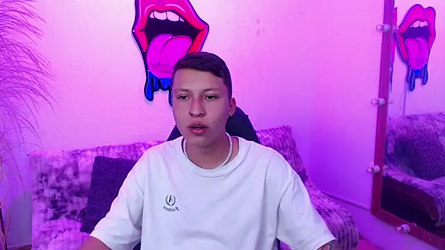 Snapshot of Martin_West chatting on 22, 10, 2025 Martin West online show from 22, 10, 2025