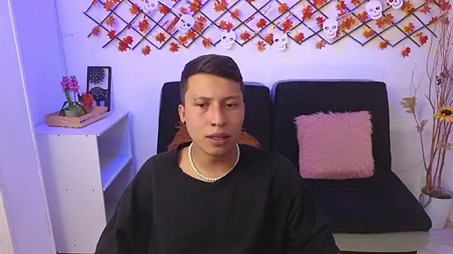 Snapshot of Martin_West chatting on 23, 10, 2025 Martin West online show from 23, 10, 2025