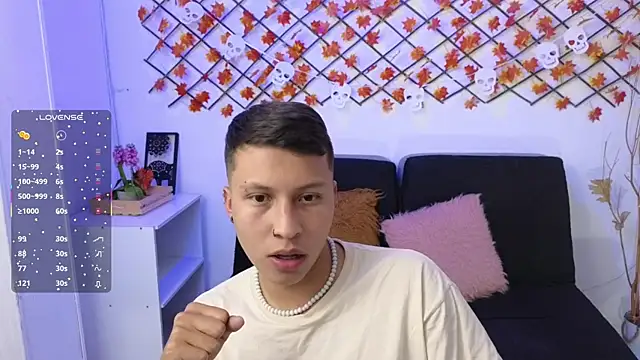 Snapshot of Martin_West chatting on 28, 10, 2025 Martin West online show from 28, 10, 2025