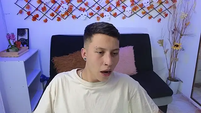 Snapshot of Martin_West chatting on 29, 10, 2025 Martin West online show from 29, 10, 2025