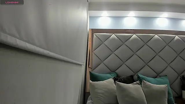 Snapshot of mirandaduboiss chatting on 20, 11, 2025 mirandaduboiss online show from 20, 11, 2025