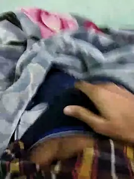 Virgin18year old online show from 5, 12, 2025